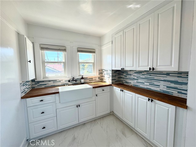 450 W 38th Street, San Pedro CA: https://media.crmls.org/medias/10657781-39e2-452e-8477-e3a3ffd01f4e.jpg