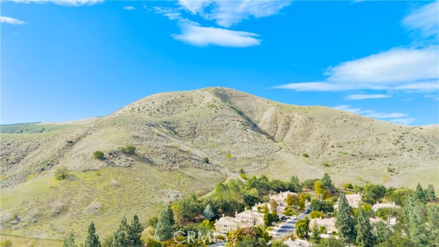 958 Misty Canyon, Westlake Village CA: https://media.crmls.org/medias/10665b2d-af56-4cc1-b4ac-f03ed1c48627.jpg