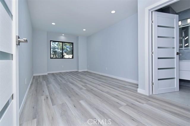 Detail Gallery Image 52 of 74 For 12112 Woodley Ave, Granada Hills,  CA 91344 - 4 Beds | 4 Baths