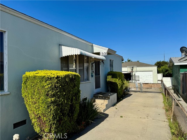1306 Gulf Avenue, Wilmington CA: https://media.crmls.org/medias/106725c2-0f89-47f9-bad5-39621b038a4a.jpg