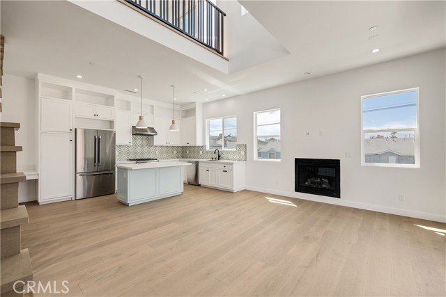 2100 Carnegie Lane, Redondo Beach CA: https://media.crmls.org/medias/1069ae89-01ac-4146-aa7f-75cb990dbadf.jpg