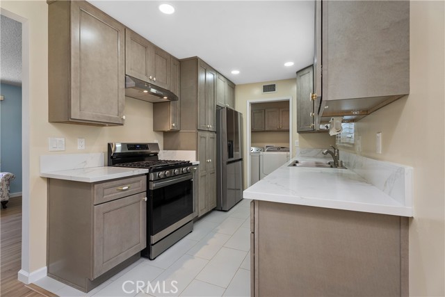 11747 Hollyview Drive, La Mirada CA: https://media.crmls.org/medias/1069f717-0c72-4818-ae40-70a9f9d5a2b5.jpg
