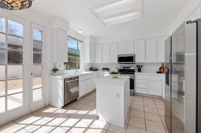 Detail Gallery Image 18 of 40 For 1378 Coral Gables, Corona,  CA 92881 - 4 Beds | 3 Baths