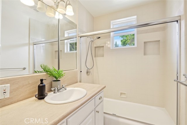 Detail Gallery Image 15 of 39 For 10337 Pinyon Ave, Tujunga,  CA 91042 - 3 Beds | 1 Baths