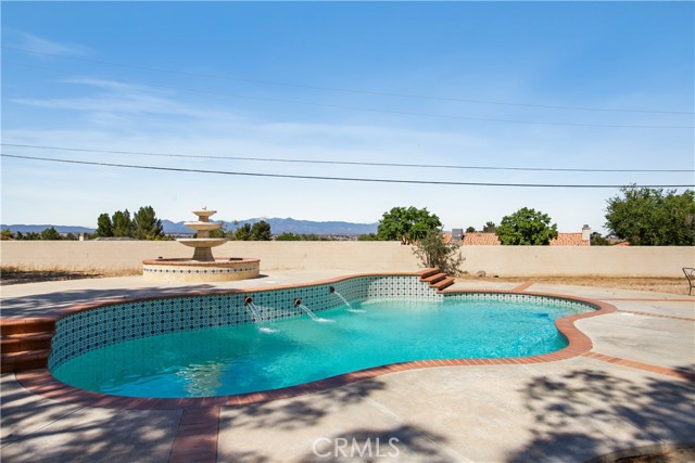 Detail Gallery Image 34 of 49 For 19375 Oshkosh Rd, Apple Valley,  CA 92307 - 4 Beds | 2 Baths