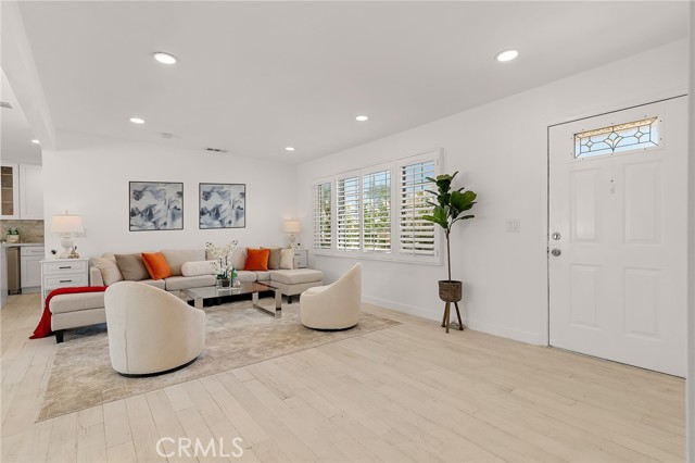 Detail Gallery Image 9 of 63 For 13281 Mono Pl, Westminster,  CA 92683 - 4 Beds | 4 Baths