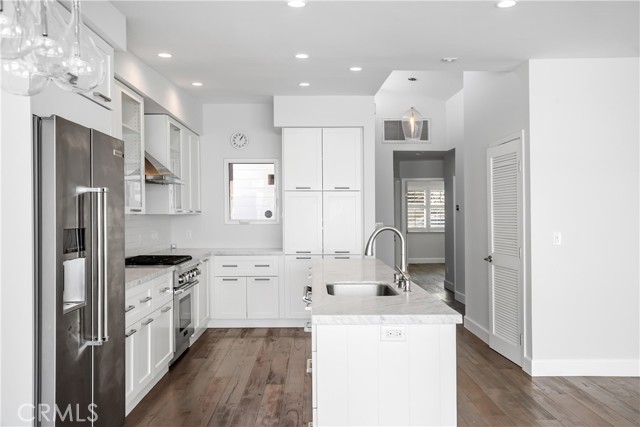 525 21st St, Manhattan Beach, California 90266, 3 Bedrooms Bedrooms, ,1 BathroomBathrooms,Residential,For Sale,21st St,SB25020966