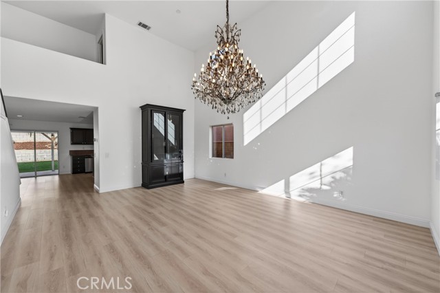 Detail Gallery Image 5 of 39 For 15552 Caravelle, Fontana,  CA 92336 - 4 Beds | 2/1 Baths