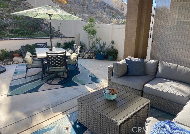 18319 Lapis Lane, San Bernardino CA: https://media.crmls.org/medias/106e16da-c7df-4cee-a478-d7b7a579b724.jpg