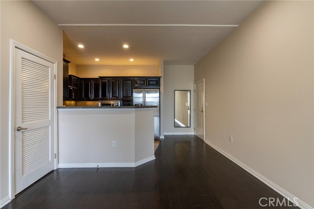 Detail Gallery Image 3 of 30 For 3750 Santa Rosalia Dr #501,  Los Angeles,  CA 90008 - 2 Beds | 2 Baths