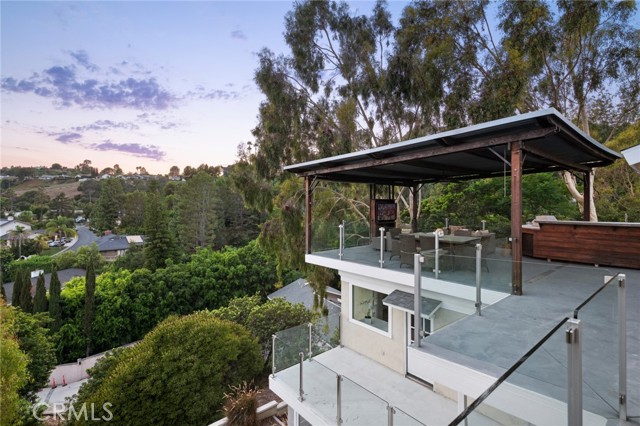 10255 Overhill Drive, Santa Ana CA: https://media.crmls.org/medias/106e682a-3e68-4b6d-bdbf-338b8037e901.jpg