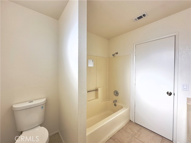 22311 Thunderbird Road, Apple Valley CA: https://media.crmls.org/medias/106e8a60-39ab-479a-88ba-95d3a64fa7f5.jpg