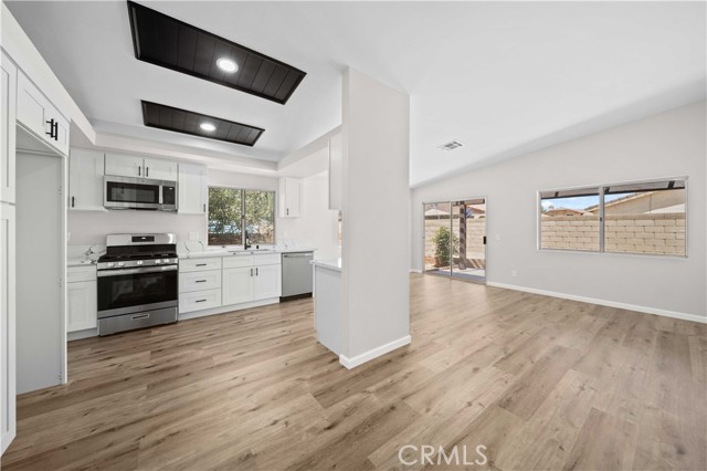 Detail Gallery Image 13 of 30 For 43906 Broadwater Ave, Lancaster,  CA 93535 - 3 Beds | 2 Baths
