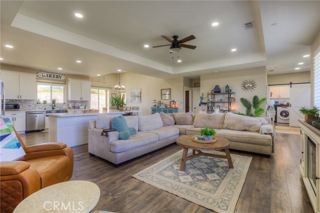340 Circlewood Drive, Paradise CA: https://media.crmls.org/medias/10702055-9f7b-477c-a443-b7bbe4c60fc4.jpg