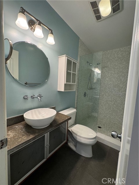 Detail Gallery Image 11 of 29 For 5821 Columbus Ave, Van Nuys,  CA 91411 - 4 Beds | 2 Baths