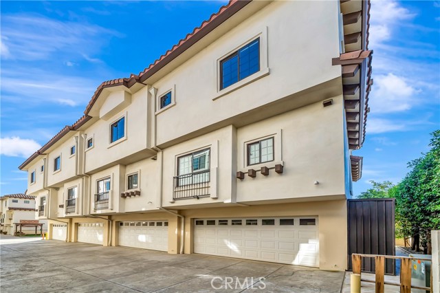 1101 N Maclay Avenue, San Fernando CA: https://media.crmls.org/medias/1070d163-91da-4fd3-95b0-59bc2d513538.jpg