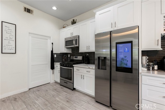 Detail Gallery Image 8 of 45 For 123 Chaumont Circle, Lake Forest,  CA 92610 - 2 Beds | 2 Baths