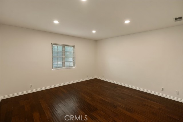 4816 Gloria Avenue photo 49