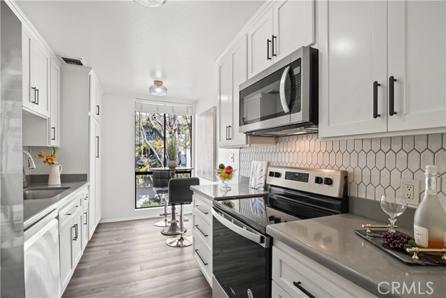 Detail Gallery Image 15 of 65 For 4041 via Marisol #313,  Los Angeles,  CA 90042 - 2 Beds | 2 Baths