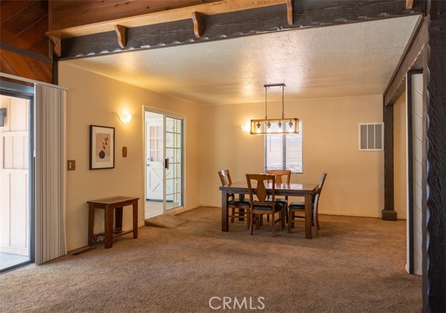 Detail Gallery Image 9 of 39 For 789 Iris Dr, Big Bear Lake,  CA 92315 - 3 Beds | 3 Baths