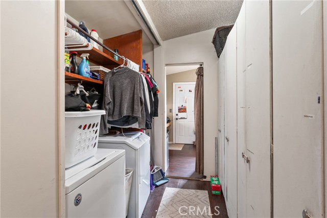 1944 Willow, Running Springs CA: https://media.crmls.org/medias/107467e7-3994-4ece-bd39-9f60dbfb79f6.jpg