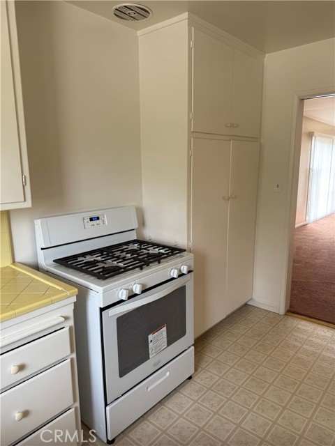 Detail Gallery Image 4 of 7 For 235 Belmont Ave #6,  Long Beach,  CA 90803 - 1 Beds | 1 Baths