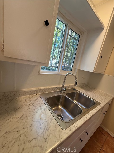 Detail Gallery Image 4 of 15 For 1805 S Rimpau, Los Angeles,  CA 90019 - 1 Beds | 1 Baths