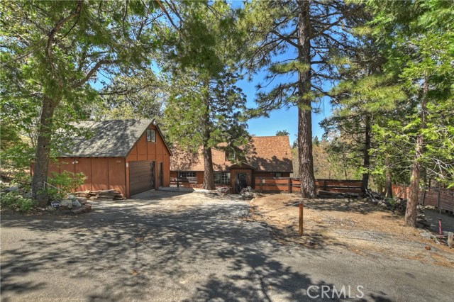 Detail Gallery Image 1 of 48 For 27618 Weirwood Dr, Lake Arrowhead,  CA 92352 - 3 Beds | 2/2 Baths