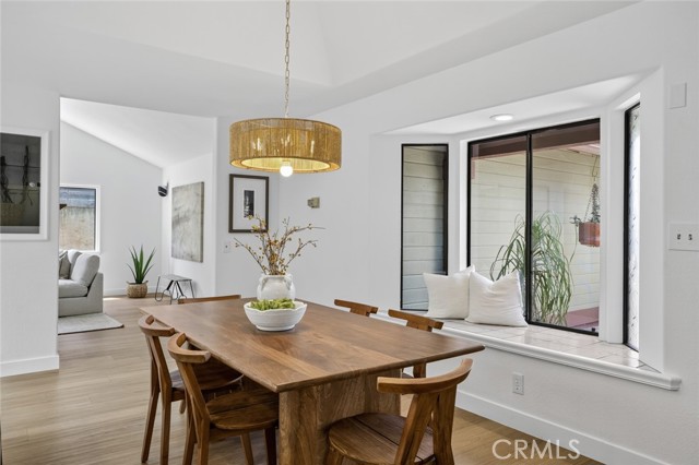 983 Oak Street, Costa Mesa CA: https://media.crmls.org/medias/10752972-0fad-41a7-ade4-633211736b00.jpg
