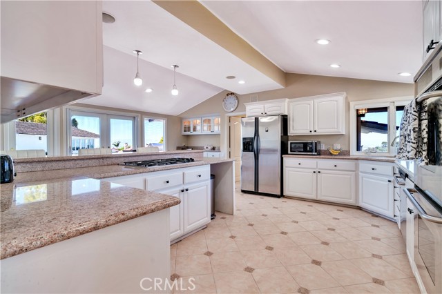 13 Buggy Whip Drive, Rolling Hills CA: https://media.crmls.org/medias/10752fbf-dda0-410d-a766-b7711793af3d.jpg