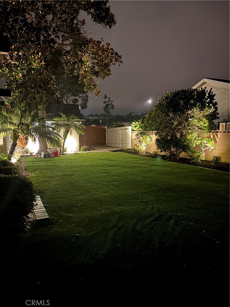 https://media.crmls.org/medias/10756a24-7db6-460c-896d-5f1a5c7e8c03.jpg?preset=X-Large