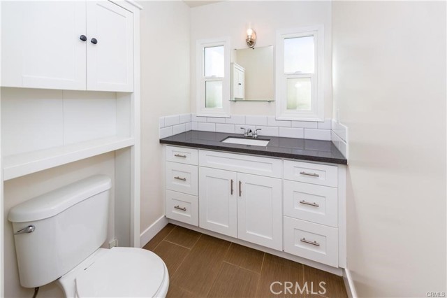 716 W Glenoaks Boulevard, Glendale CA: https://media.crmls.org/medias/1075a315-52cc-4f05-82fb-5544c42ecce9.jpg
