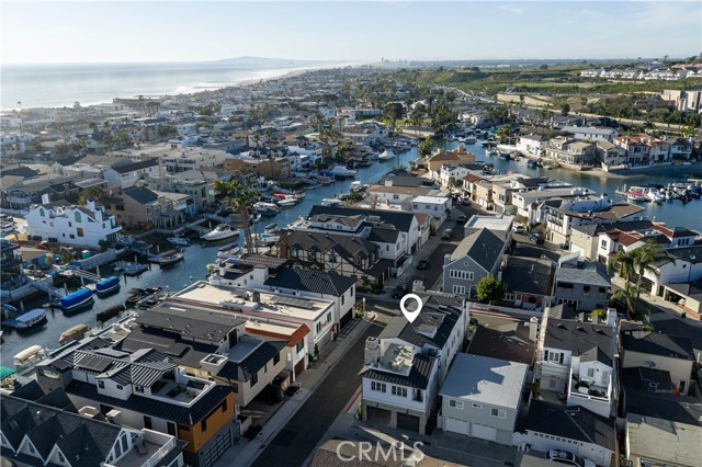 Detail Gallery Image 62 of 65 For 400 40th Street, Newport Beach,  CA 92663 - 7 Beds | 6/2 Baths