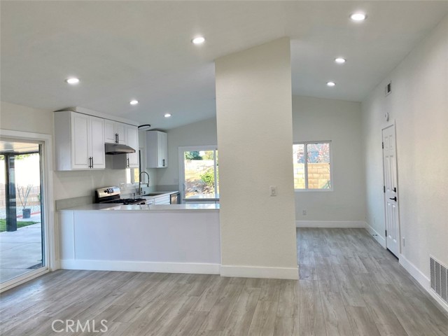 Detail Gallery Image 10 of 75 For 4095 Penrod Dr, Riverside,  CA 92505 - 3 Beds | 2 Baths