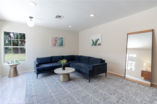 367 W Camino Real Avenue, Arcadia CA: https://media.crmls.org/medias/10764d0c-8dd1-4e91-af16-795553bf16d1.jpg