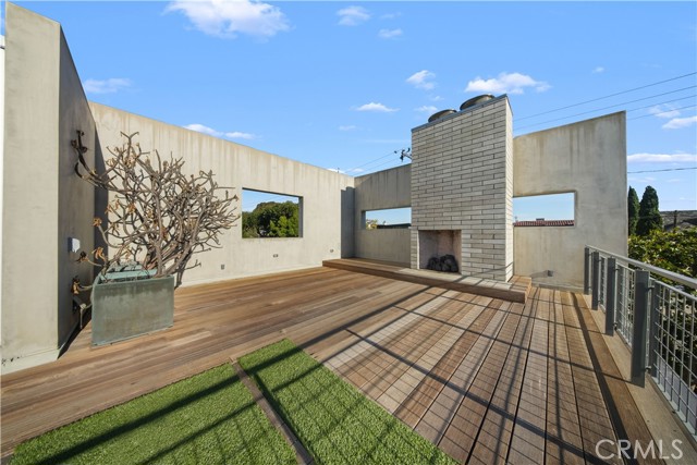 Detail Gallery Image 21 of 39 For 519 Santa Ana, Newport Beach,  CA 92663 - 4 Beds | 4/1 Baths