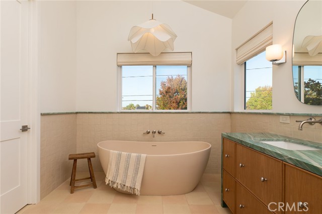 4 Bed Home for Sale in Costa Mesa, California