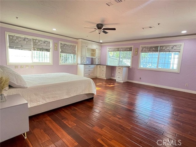 Image 24 of 31 For 537 Diamond St Street