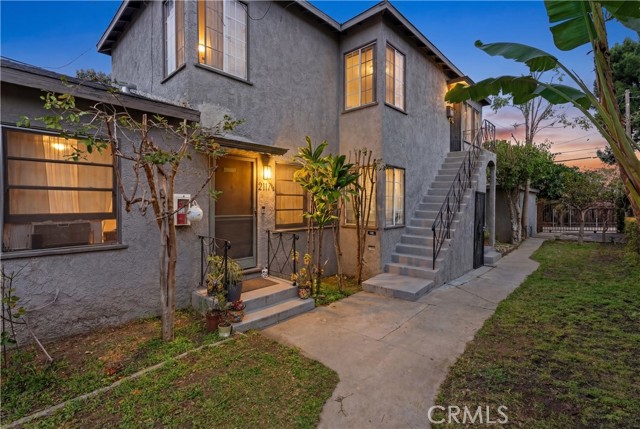 Detail Gallery Image 3 of 26 For 2117 Stewart St, Santa Monica,  CA 90404 - – Beds | – Baths