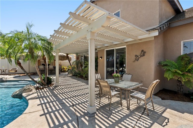 8880 Stony Brook Circle, Riverside CA: https://media.crmls.org/medias/1077f797-d9c3-4520-9fbb-258b1a70134a.jpg