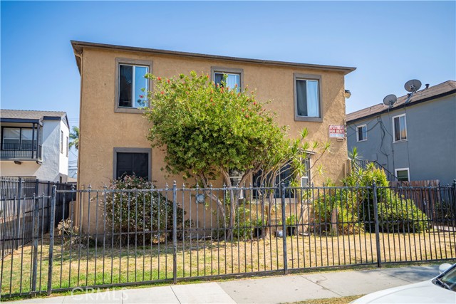 1960 Cedar Avenue, Long Beach, California 90806, ,Multi-Family,For Sale,Cedar,PW24203754