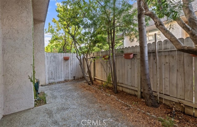 Detail Gallery Image 37 of 44 For 17937 Magnolia Bld #18,  Encino,  CA 91316 - 2 Beds | 3 Baths