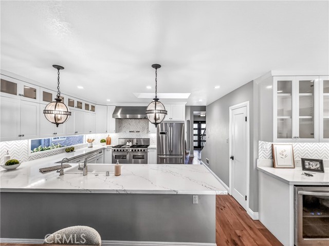 Detail Gallery Image 7 of 37 For 7313 S Earldom Avenue, Playa Del Rey,  CA 90293 - 5 Beds | 4 Baths