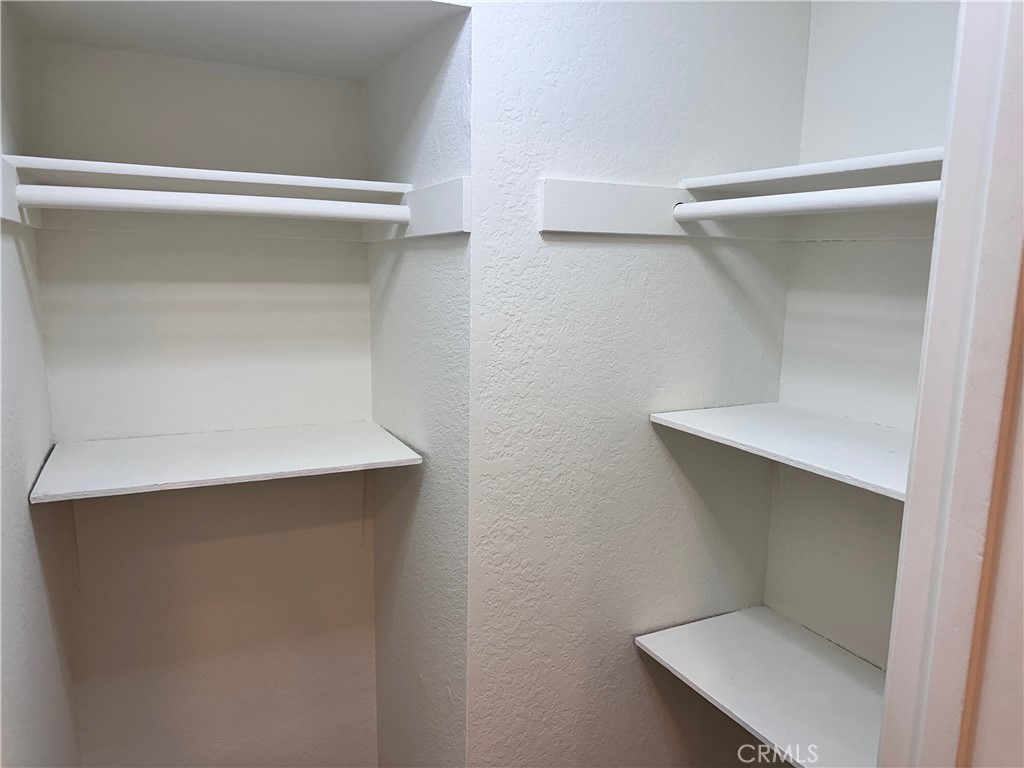 https://media.crmls.org/medias/107c0caf-7399-4d22-bcd9-c486b54003c0.jpg?preset=X-Large