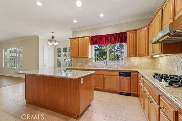 Image 18 of 62 For 16860 Rayen Street