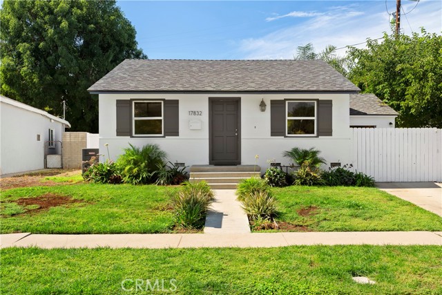 Detail Gallery Image 1 of 20 For 17832 Rhoda, Encino,  CA 91316 - 2 Beds | 1 Baths