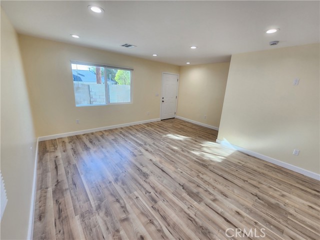 Detail Gallery Image 7 of 23 For 16432 Halsted St., North Hills,  CA 91343 - 3 Beds | 2/1 Baths