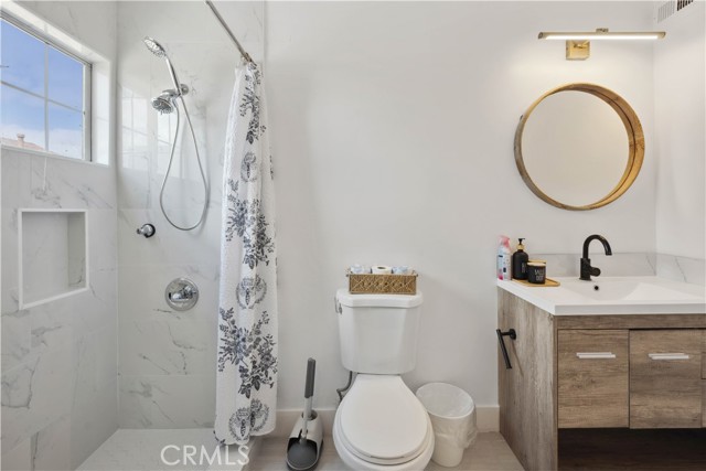 Detail Gallery Image 13 of 34 For 1916 E Lainie St, West Covina,  CA 91792 - 6 Beds | 2 Baths