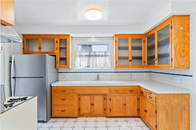 Detail Gallery Image 16 of 39 For 1106 Hollydale Dr, Fullerton,  CA 92831 - 4 Beds | 2 Baths