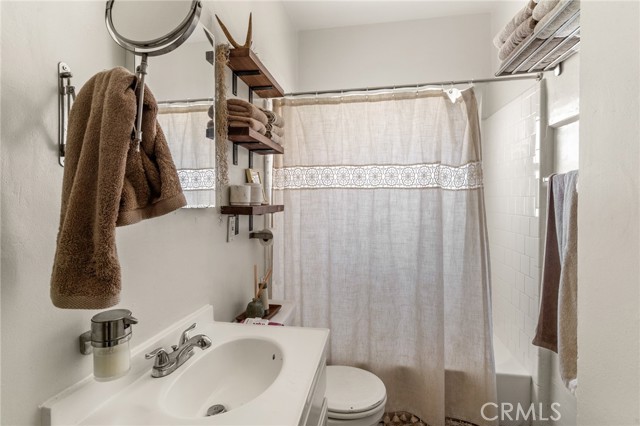 905 915 Cherry Avenue, Long Beach CA: https://media.crmls.org/medias/107e1696-30b1-4755-ab6c-7c65c5c3cbf5.jpg